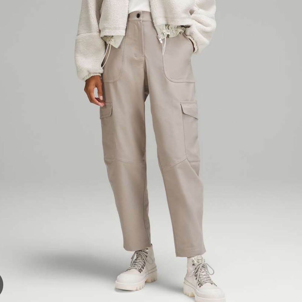 BRAND NEW Lululemon Light Utilitech Cargo HR Pants